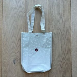 🆕 Lululemon Small White Ombré Shopping Gift Bag